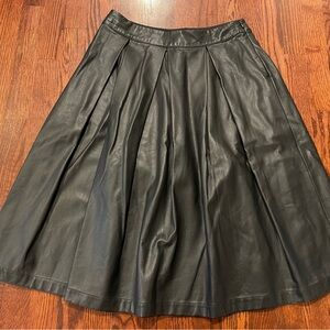 WHO WHAT WEAR Black Faux Leather Skirt Size 8